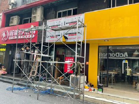 泰兴制作广告招牌如何避免它发黄？